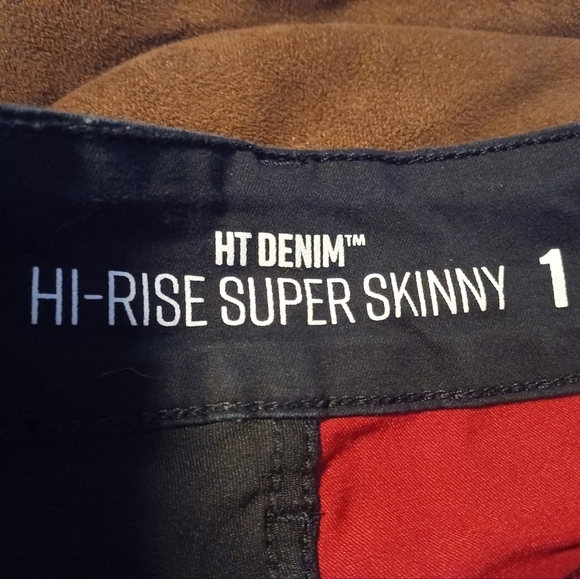HT DENIM HIGH RISE, SUPER SKINNY, JURIORS SIZE 1. - Picture 2 of 8
